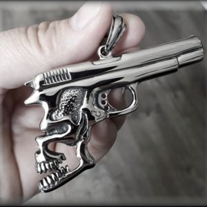 Pistole s lebkou ocel