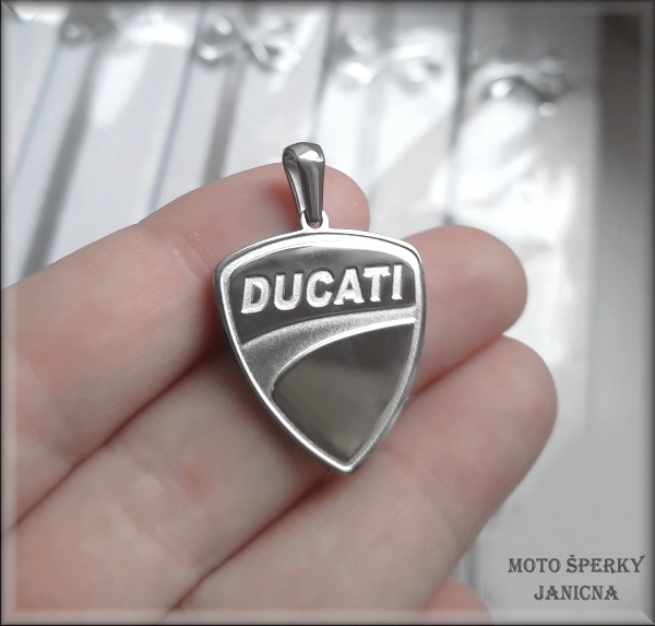 motorkářský přívěšek Ducati chirurgická ocel