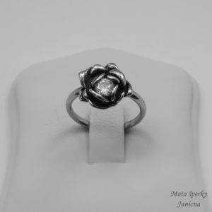 Dámský prsten růže se zirkonem s kamínky chirurgická ocel dámské šperky ocelové